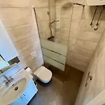 شقة Via بريلا
