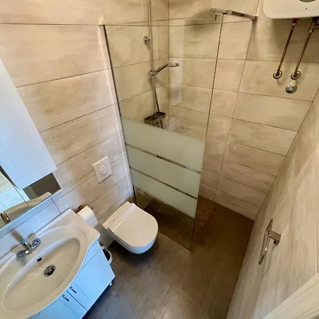 Apartment Via - 250 M From Sea Brela